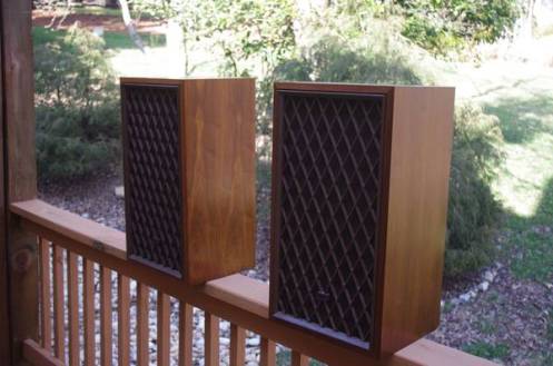 Realistic Nova 8 Speakers