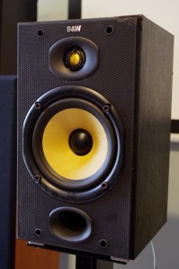 B&W DM601s. My pair is a little dented in the upper corner. But this has no influence on the sound, which in this test, was disappointing.