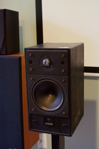 Celestion SL6 si on the stand